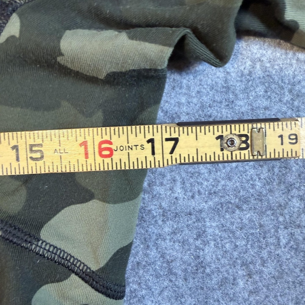 Lululemon Shirt Womens 6 Green Camo Long Sleeve Crew Neck Running Top LW3FAQS - Picture 7 of 8